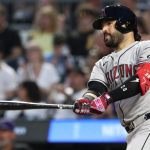 Top trade deadline target drilled by pitch, exits game with hand injury