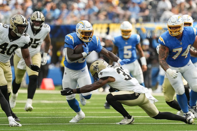 Here are 16 players to start or sit for fantasy football Week 6