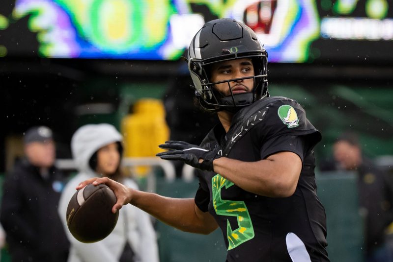 Dante Moore injury update: Oregon QB exits game with face injury